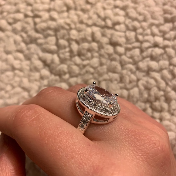 Oval Diamond Ring 💍💎 - Picture 7 of 8